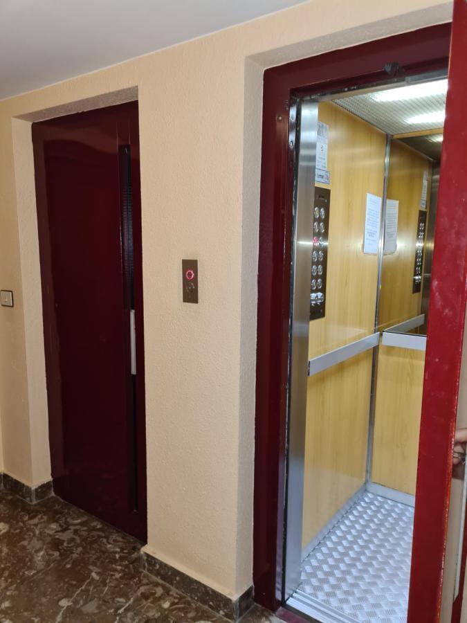 Dos Torres Tauriel - Espacioso Apartamento Con Impresionantes Vistas Y Garaje Privado Zaragoza Eksteriør billede