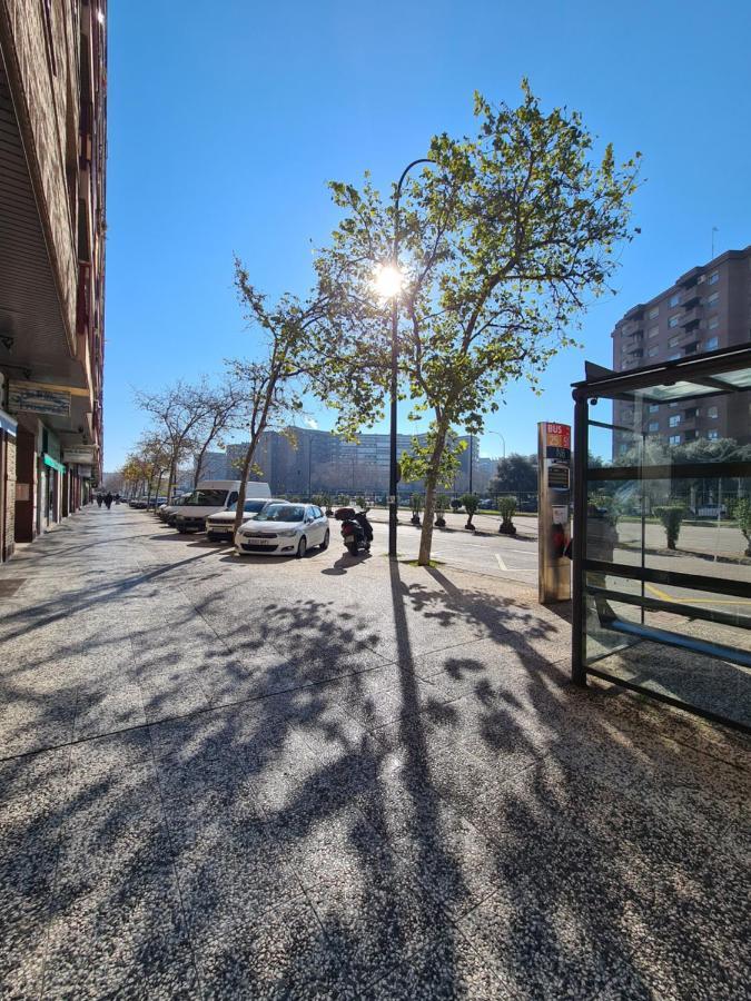 Dos Torres Tauriel - Espacioso Apartamento Con Impresionantes Vistas Y Garaje Privado Zaragoza Eksteriør billede