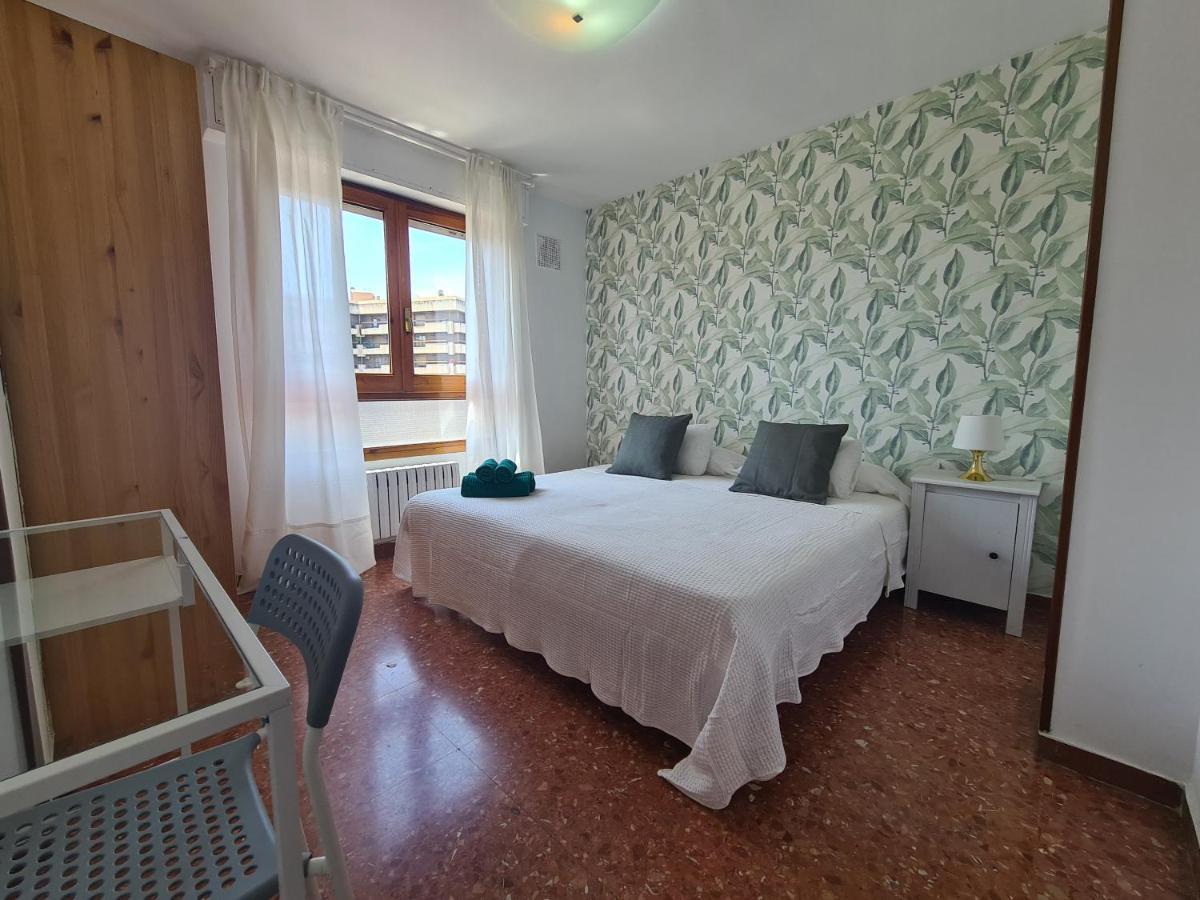 Dos Torres Tauriel - Espacioso Apartamento Con Impresionantes Vistas Y Garaje Privado Zaragoza Eksteriør billede