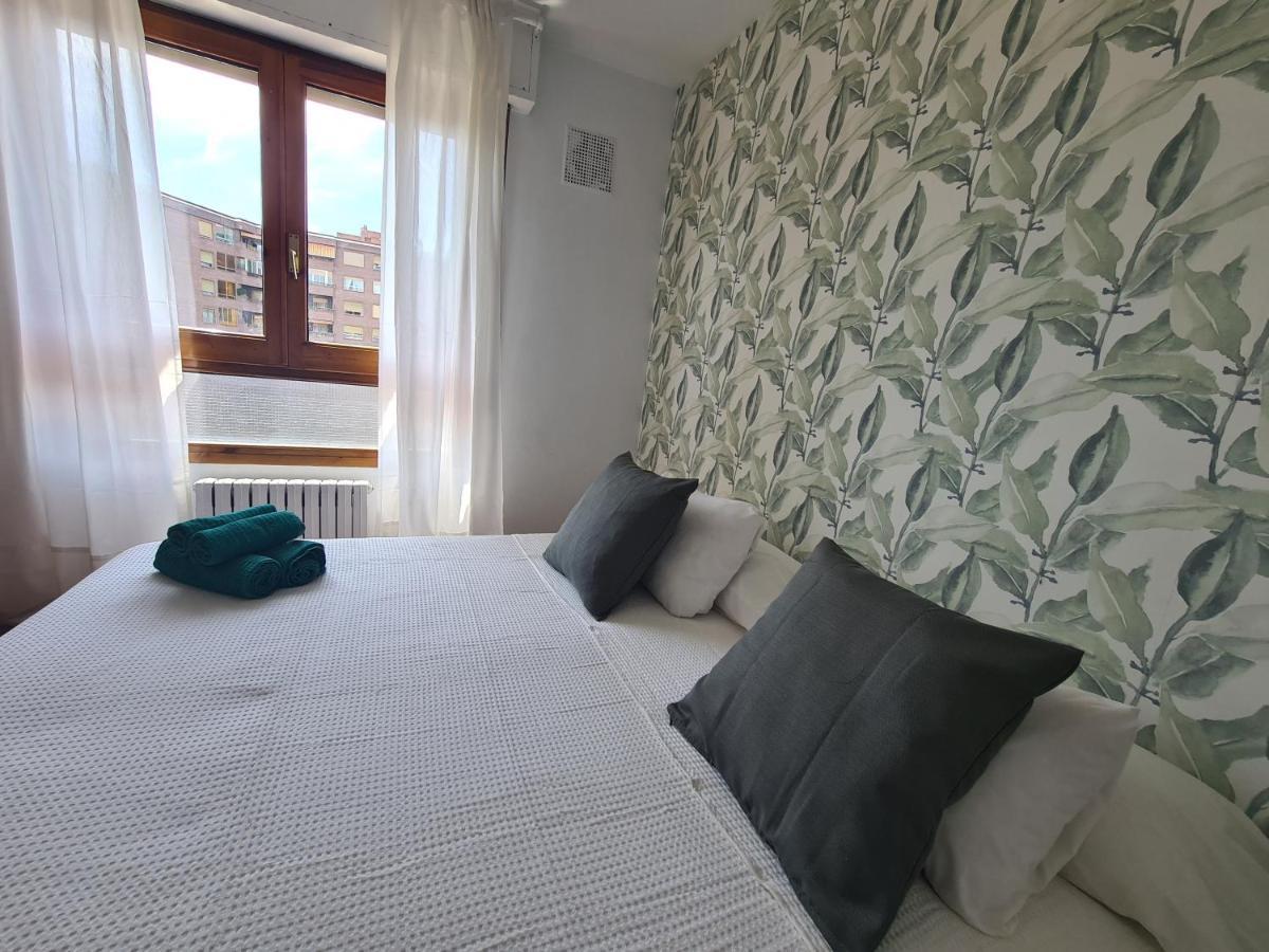 Dos Torres Tauriel - Espacioso Apartamento Con Impresionantes Vistas Y Garaje Privado Zaragoza Eksteriør billede