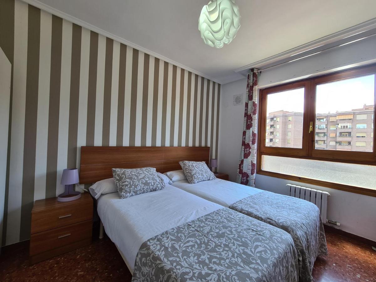 Dos Torres Tauriel - Espacioso Apartamento Con Impresionantes Vistas Y Garaje Privado Zaragoza Eksteriør billede