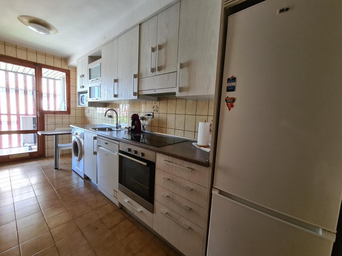 Dos Torres Tauriel - Espacioso Apartamento Con Impresionantes Vistas Y Garaje Privado Zaragoza Eksteriør billede