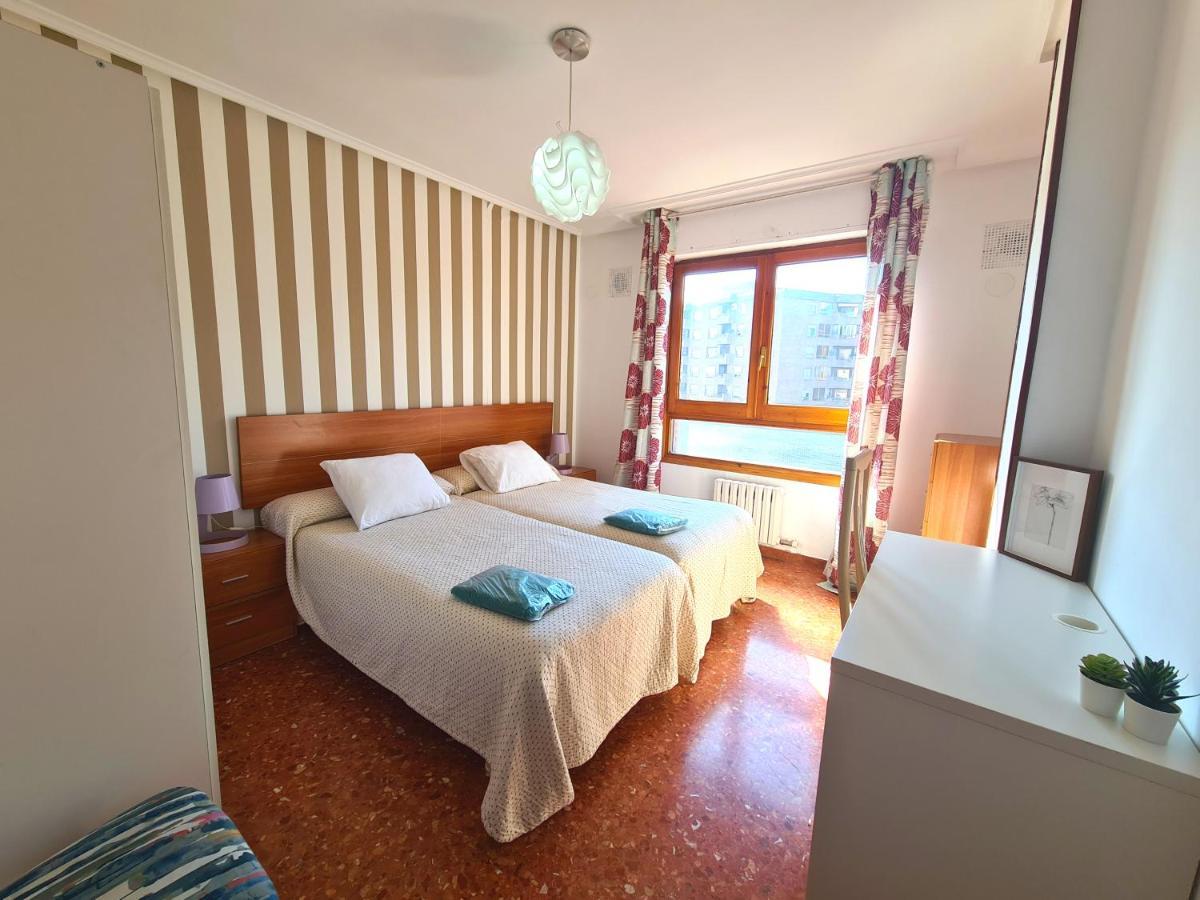 Dos Torres Tauriel - Espacioso Apartamento Con Impresionantes Vistas Y Garaje Privado Zaragoza Eksteriør billede